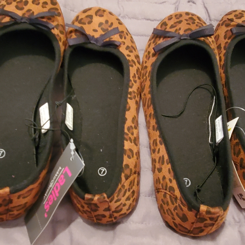 Leopard prints flats